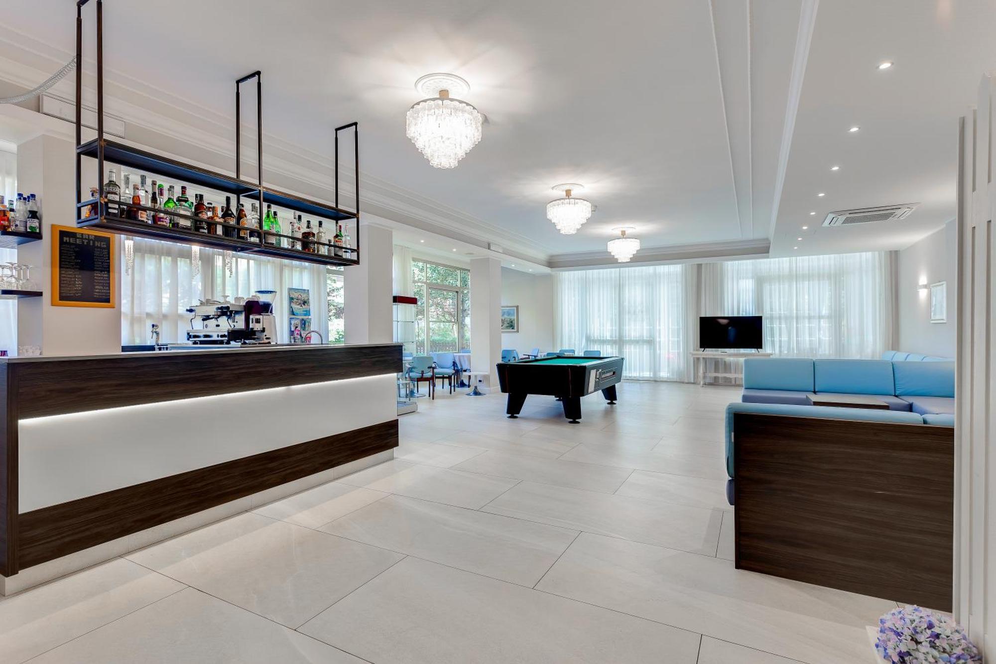 Hotel Meeting Cesena Bagian luar foto