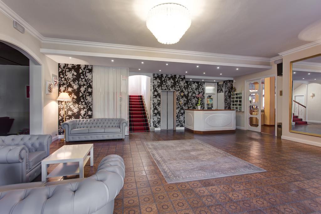 Hotel Meeting Cesena Bagian luar foto