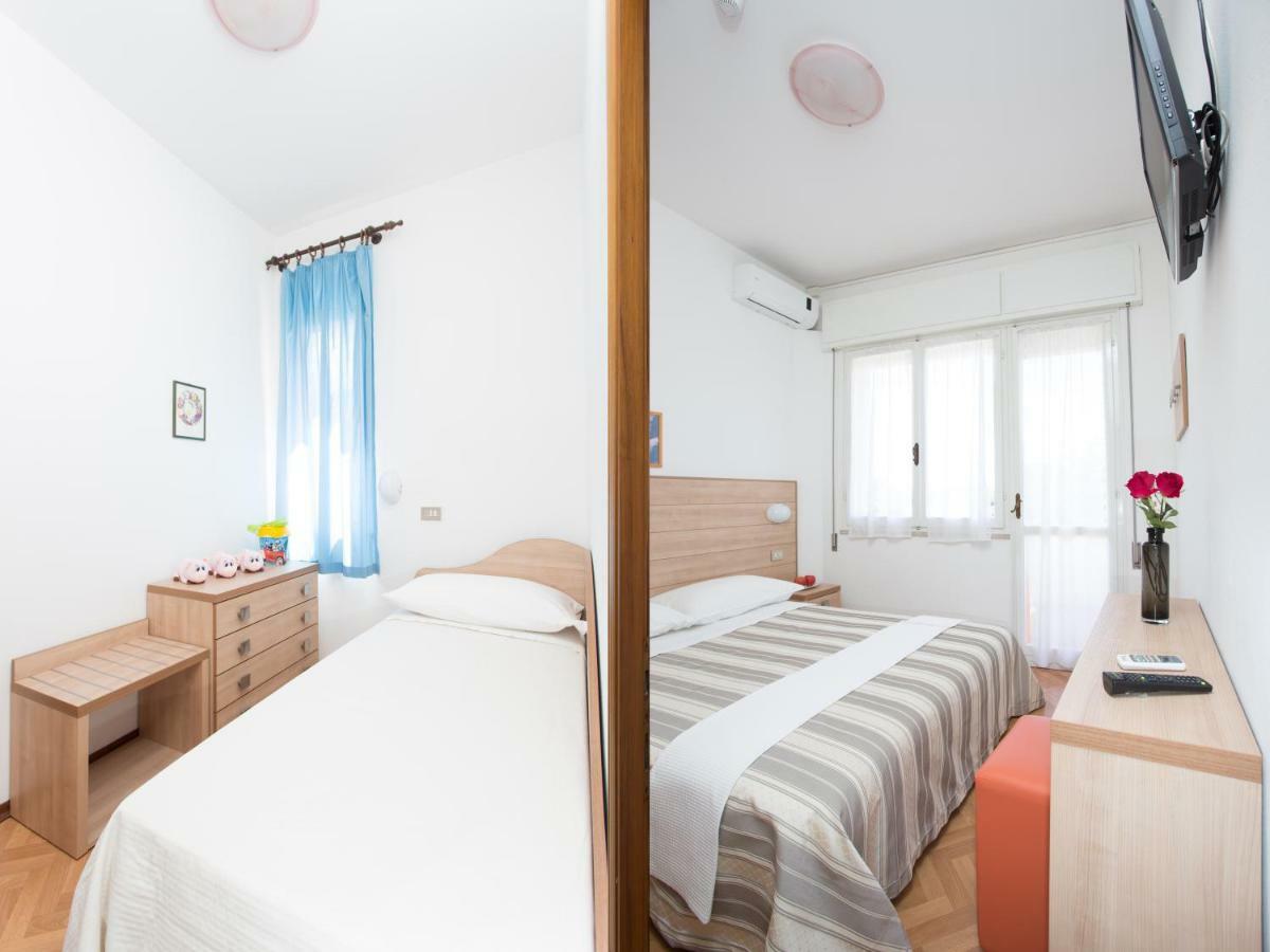 Hotel Meeting Cesena Bagian luar foto