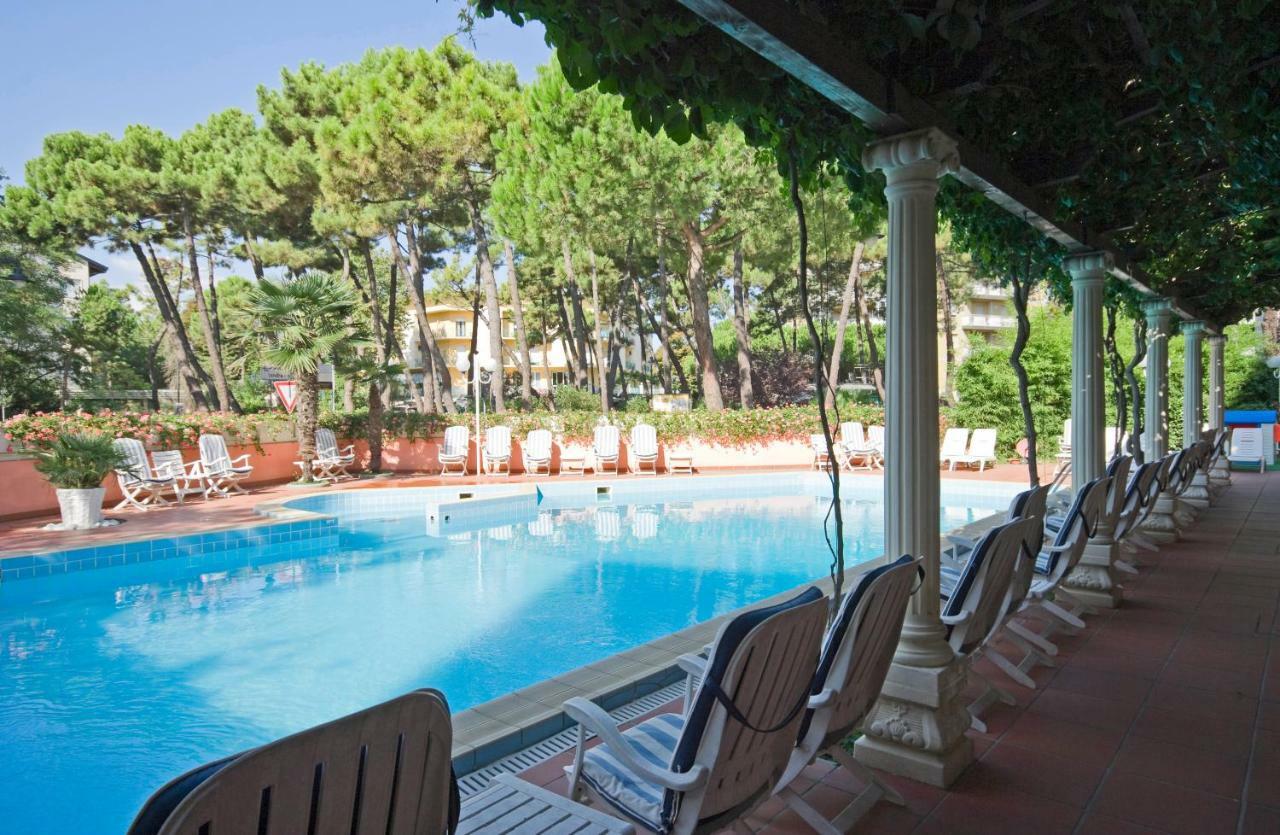 Hotel Meeting Cesena Bagian luar foto